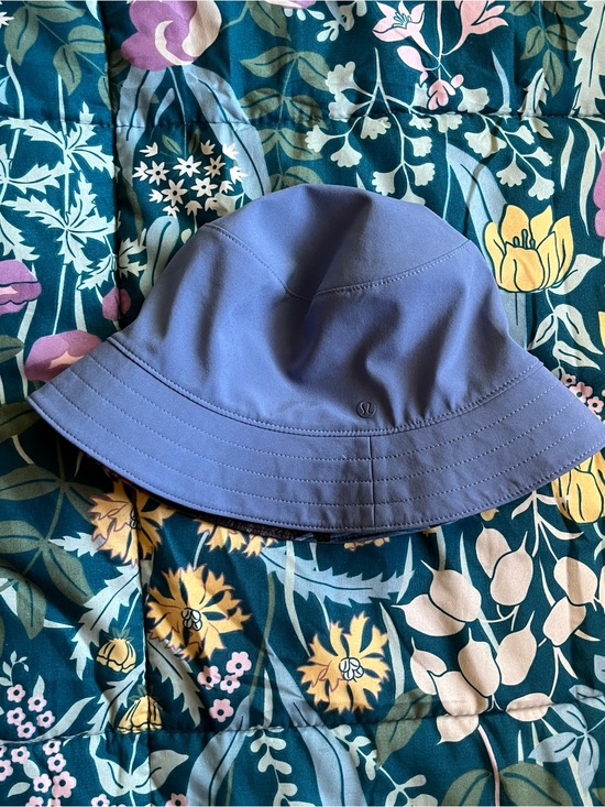 lululemon athletica Accessories - lululemon Both Ways Reversible Bucket Hat Size S/M